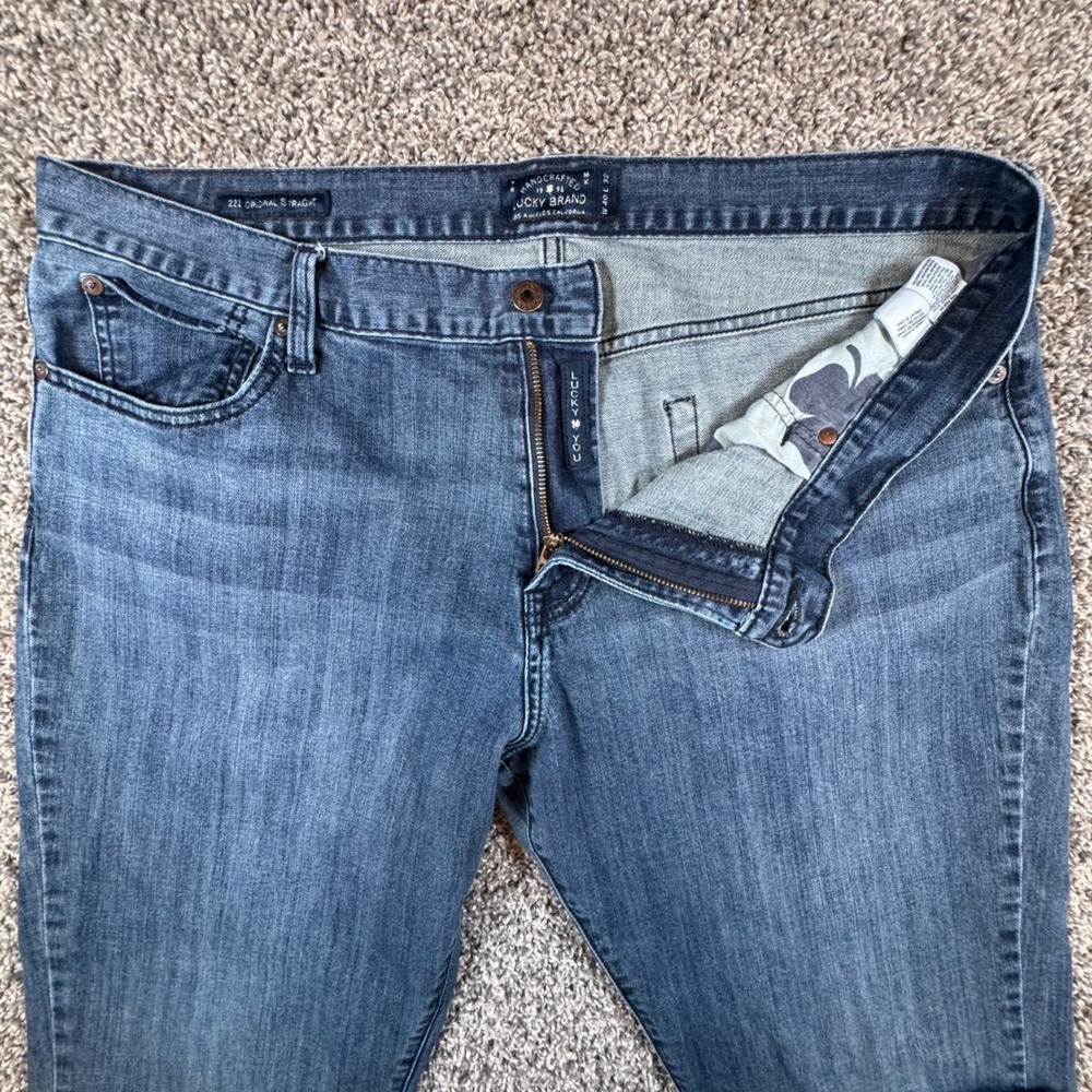 Lucky Brand 221 Original Straight Mens 40x30 Blue Denim Stretch Jeans - Picture 4 of 11